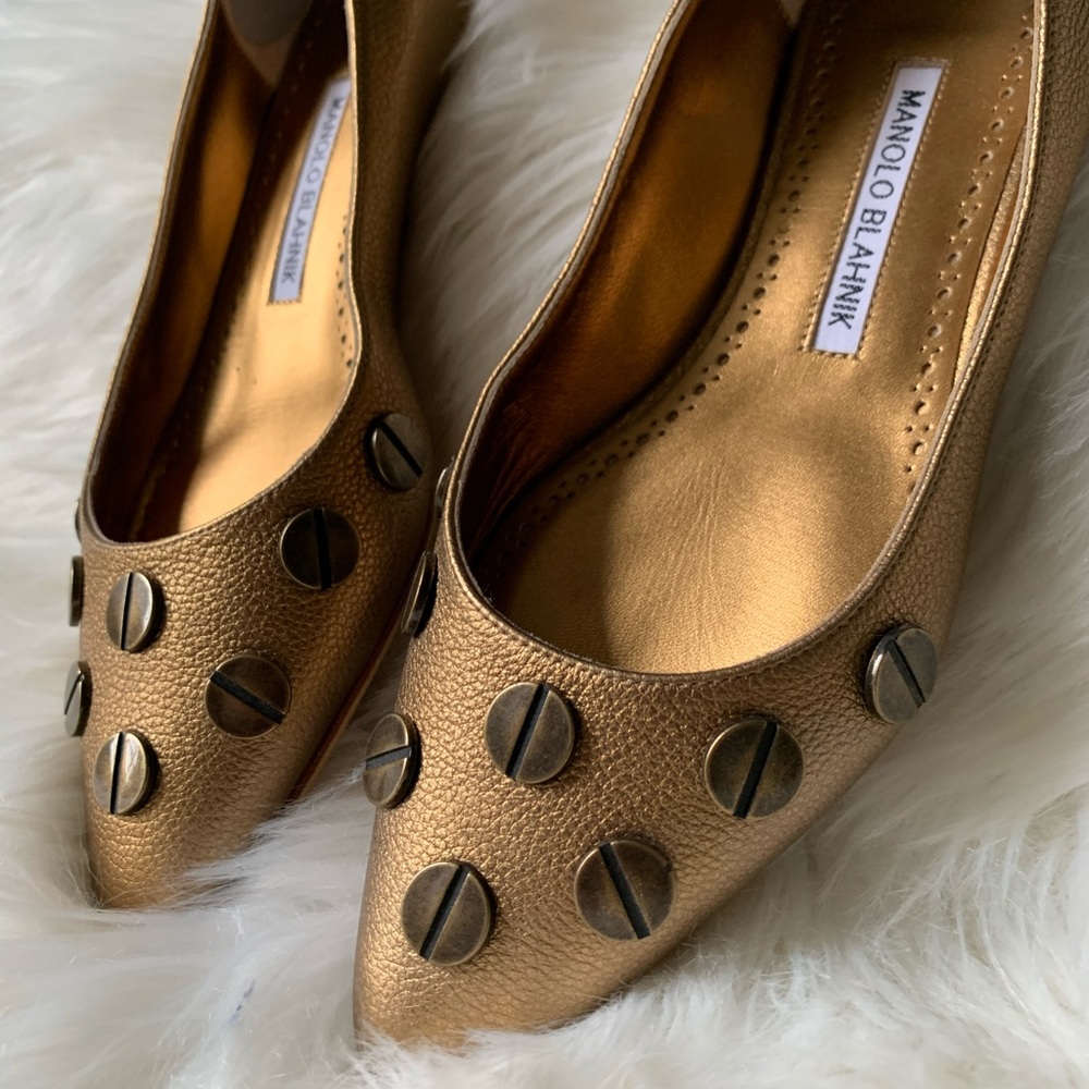 EUC Authentic MANOLO BLAHNIK metallic flats
